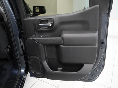 Used 2020 Chevrolet Silverado 1500 Custom w/ Custom Value Package AWD/4WD image 22