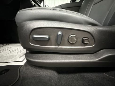 Used 2024 Buick Enclave Premium image 52