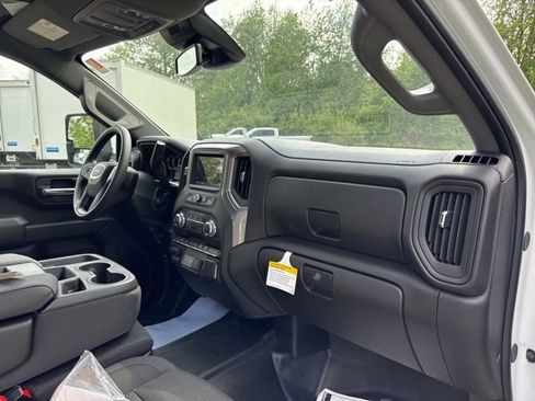 New 2025 GMC Sierra 3500 Pro w/ Convenience Package image 25