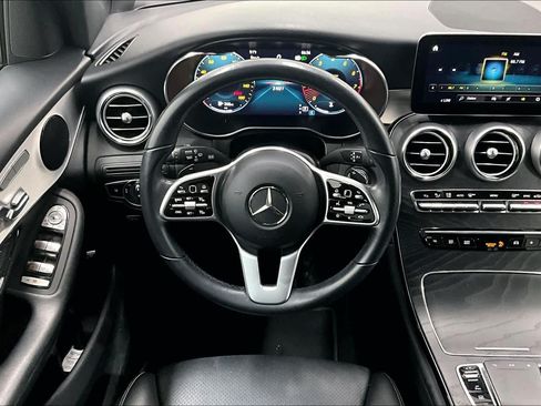 Used 2022 Mercedes-Benz GLC 300 image 6