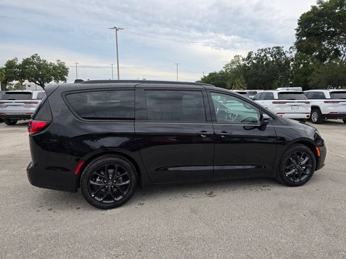 New 2026 Chrysler Pacifica Limited w/ S Appearance Package image 7