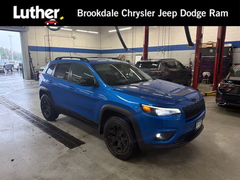 Used 2022 Jeep Cherokee Latitude AWD/4WD image 1