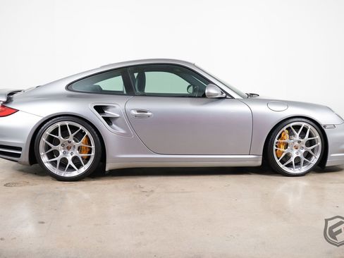 Used 2011 Porsche 911 4 Coupe image 10