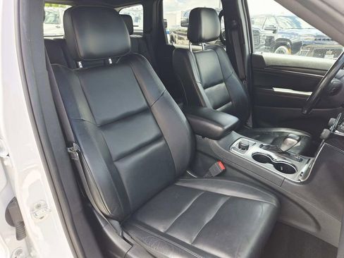 Used 2020 Jeep Grand Cherokee Limited AWD/4WD image 16