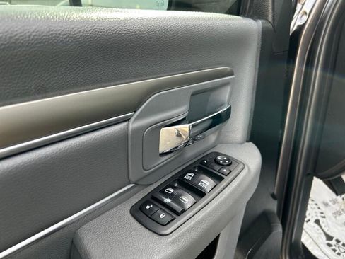 Used 2020 RAM 1500 Classic SLT image 34