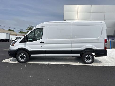 New 2026 Ford Transit 250 148 Medium Roof w/ Load Area Protection Package RWD image 5