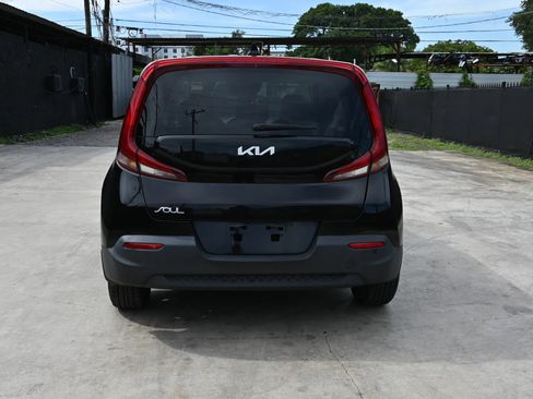 Used 2022 Kia Soul LX w/ Technology Package FWD image 5