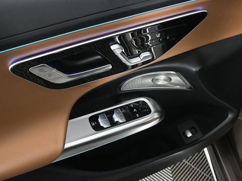 Certified 2025 Mercedes-Benz E 350 4MATIC Sedan image 8