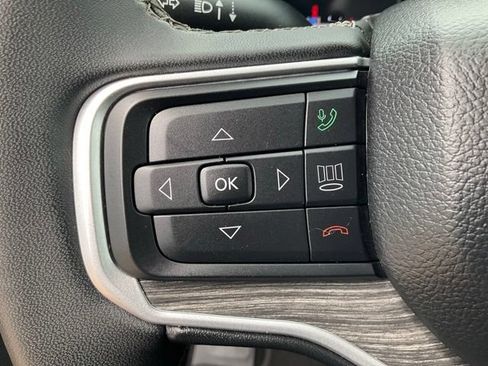 Used 2023 Jeep Wagoneer L Series III w/ Preferred Equipment Group AWD/4WD image 10