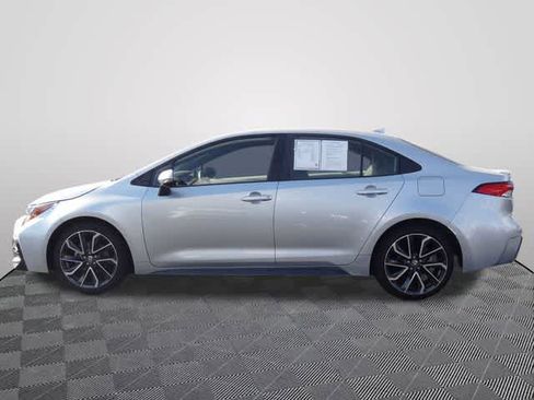 Used 2022 Toyota Corolla SE FWD image 2