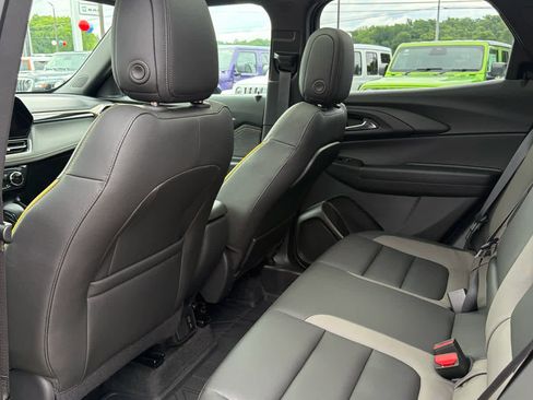 Used 2025 Chevrolet TrailBlazer ACTIV w/ Convenience Package FWD image 10