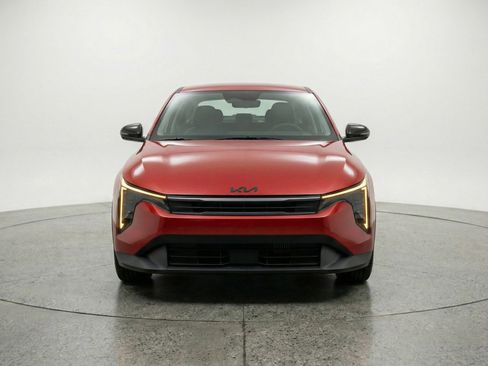 Used 2025 Kia K4 LXS image 2