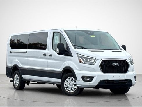 Used 2023 Ford Transit 350 XLT image 2