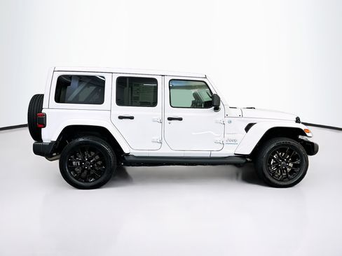 Used 2024 Jeep Wrangler Unlimited Sahara w/ Safety Group AWD/4WD image 10