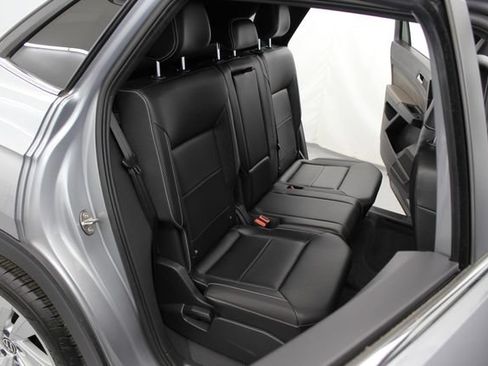 Used 2023 Volkswagen Atlas Cross Sport SE w/ Panoramic Sunroof Package AWD/4WD image 19