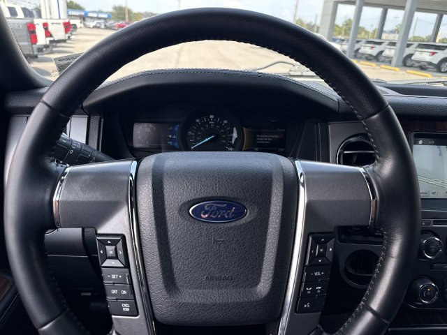 Used 2016 Ford Expedition Platinum RWD image 27