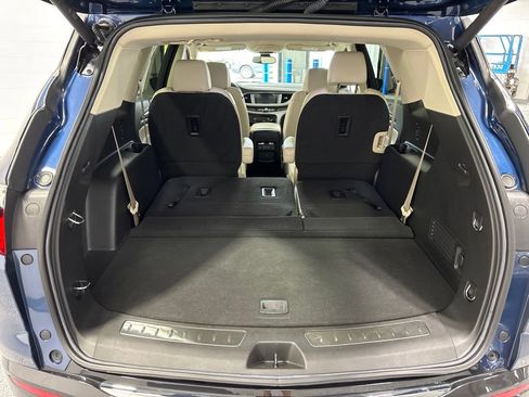 Used 2023 Buick Enclave Essence AWD/4WD image 42