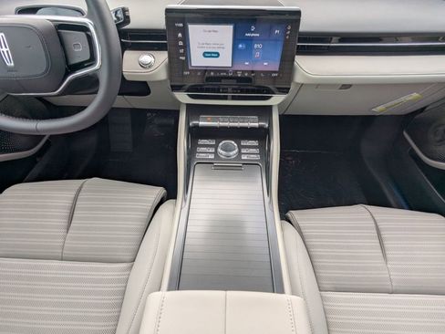 New 2026 Lincoln Nautilus Reserve AWD/4WD image 19