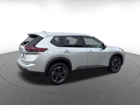 Used 2025 Nissan Rogue SV AWD/4WD image 10