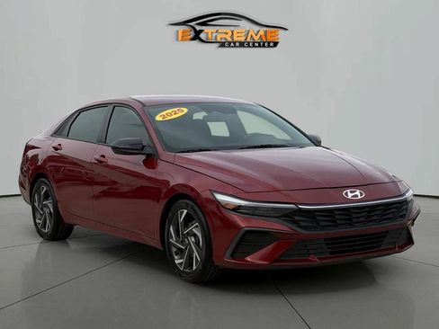 Used 2025 Hyundai Elantra Sport FWD image 8