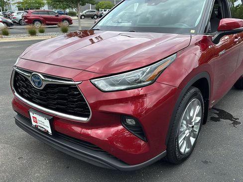 Used 2020 Toyota Highlander Limited AWD/4WD image 6