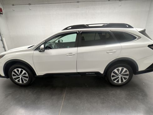 Used 2021 Subaru Outback Premium AWD/4WD image 5