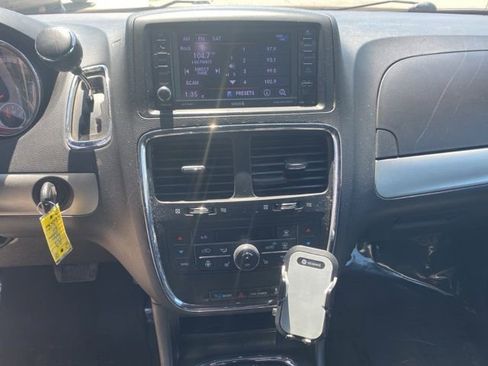 Used 2019 Dodge Grand Caravan GT FWD image 17