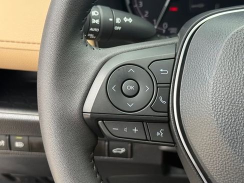 Used 2025 Toyota RAV4 XLE Premium image 19