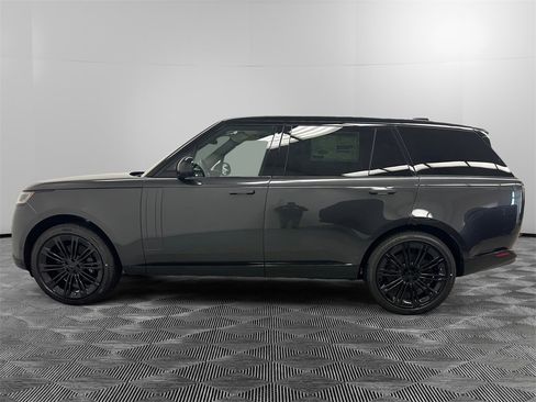 New 2026 Land Rover Range Rover Long Wheelbase SE image 2