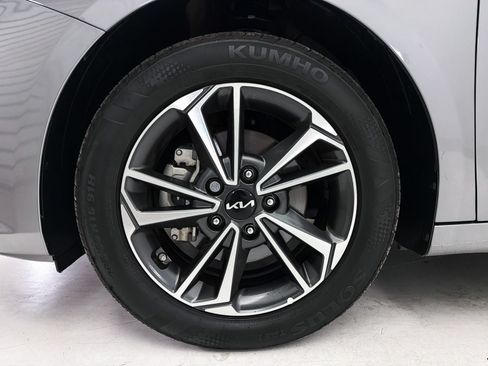 Used 2024 Kia Forte LXS FWD image 12