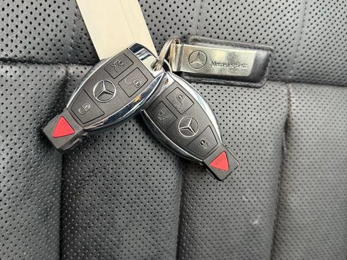 Used 2014 Mercedes-Benz E 550 4MATIC Sedan w/ Premium 1 Package image 38