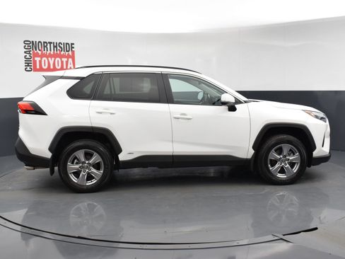 Used 2022 Toyota RAV4 XLE image 5