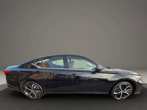 Used 2025 Nissan Altima 2.5 SR image 4