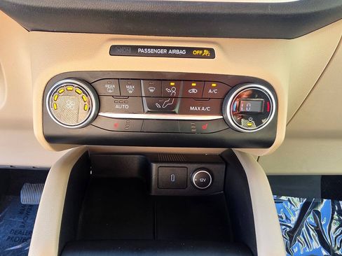 Used 2020 Ford Escape SE FWD image 37