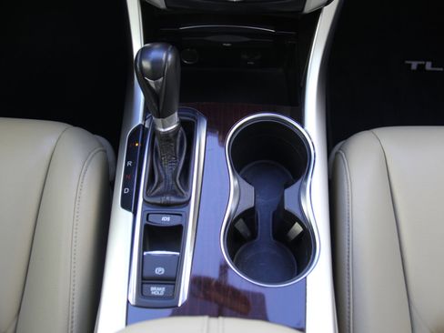 Used 2015 Acura TLX image 17