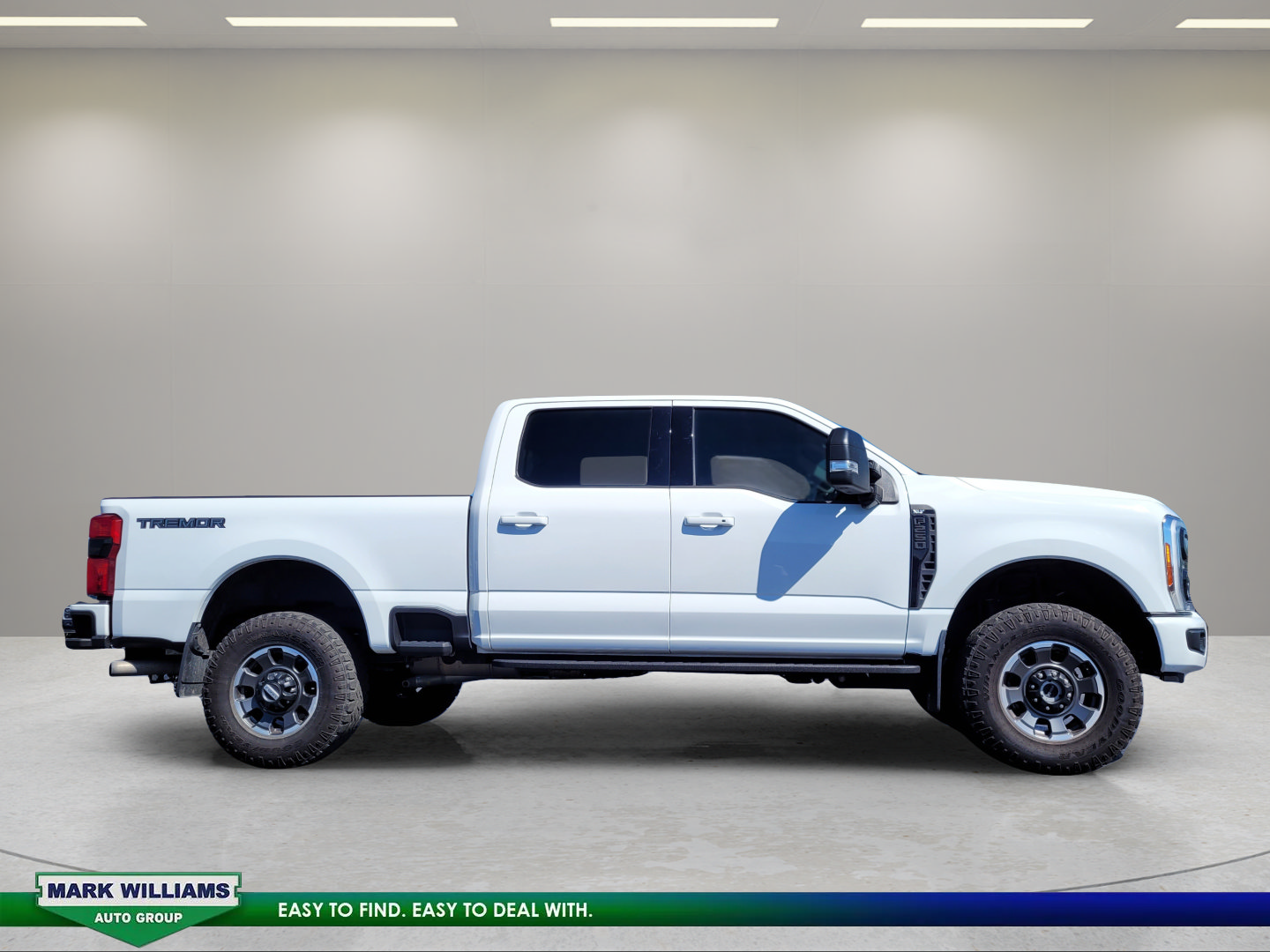 Used 2023 Ford F250 XLT w/ Black Appearance Package AWD/4WD image 2