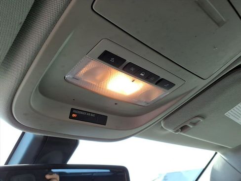 Used 2015 GMC Canyon SLT image 22