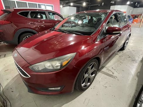 Used 2015 Ford Focus SE w/ Equipment Group 201A FWD image 2
