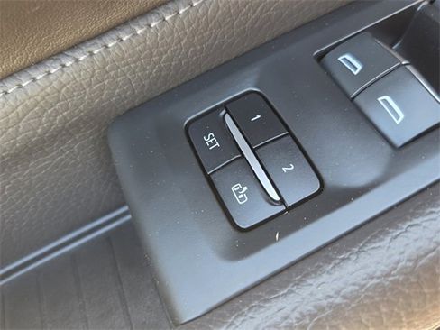 Used 2022 GMC Yukon XL Denali image 37