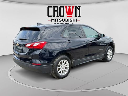 Used 2020 Chevrolet Equinox LS w/ LS Convenience Package AWD/4WD image 3