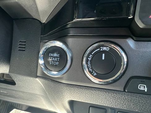 Certified 2018 Toyota Tacoma TRD Off-Road AWD/4WD image 25
