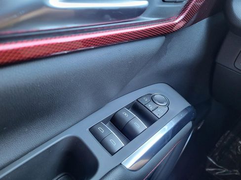 Used 2024 Chevrolet Traverse RS FWD image 26