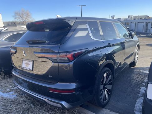 Used 2025 Mitsubishi Outlander Trail Edition image 3