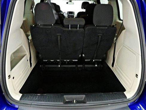 Used 2018 Dodge Grand Caravan SE w/ UConnect Hands-Free Group FWD image 12