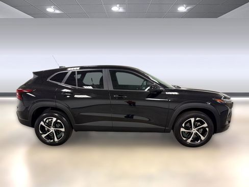 Used 2025 Chevrolet Trax RS w/ Driver Confidence Package FWD image 7