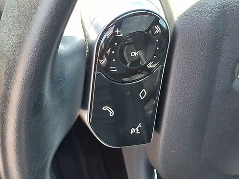 Used 2020 Land Rover Discovery Sport SE AWD/4WD image 23