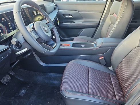 New 2026 Nissan Kicks SR AWD/4WD image 15
