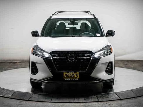 Used 2021 Nissan Kicks SR w/ SR Premium Package image 6