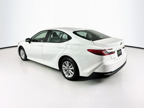 Used 2025 Toyota Camry LE FWD image 5