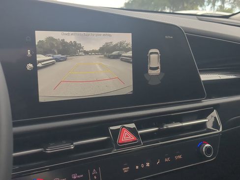 New 2025 Kia Niro EX image 18